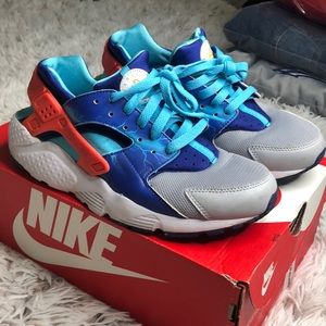 Nike women’s huarache